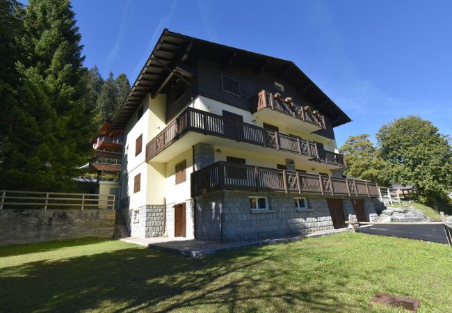 Appartamento a Madonna di Campiglio - Villa Emily Appartamento a Madonna di Campiglio - Villa Emily