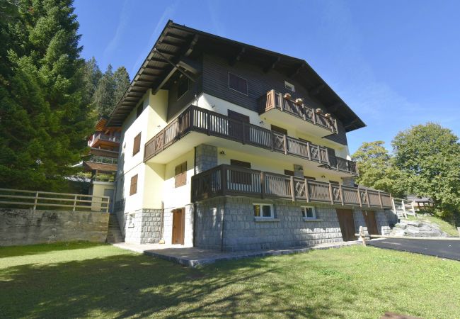 Appartamento a Madonna di Campiglio - Villa Emily Appartamento a Madonna di Campiglio - Villa Emily