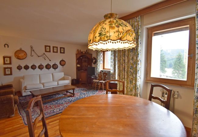 Appartamento a Madonna di Campiglio - PRADALAGO QUADRILOCALE Appartamento a Madonna di Campiglio - PRADALAGO QUADRILOCALE