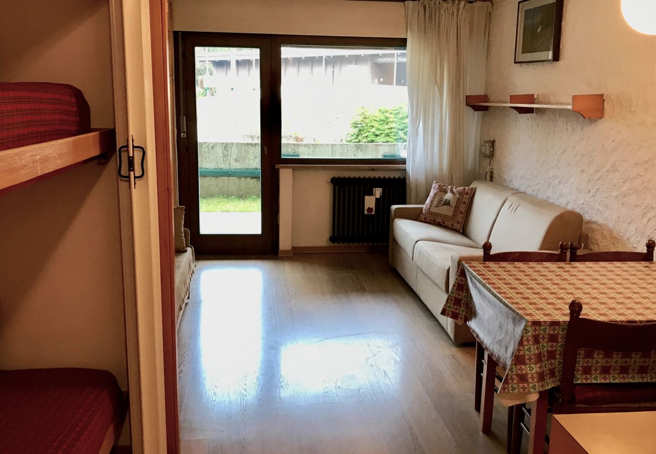 nardis-20-soggiorno-appartamento-affitto-Myhome-dolomiti appartamento-affitto-Madonna-di-Campiglio-Myhome-Dolomiti