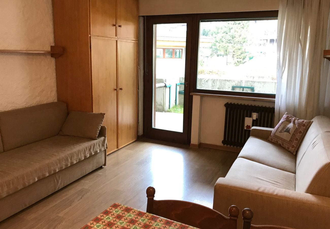 nardis-20-soggiorno-appartamento-affitto-Myhome-dolomiti appartamento-affitto-Madonna-di-Campiglio-Myhome-Dolomiti