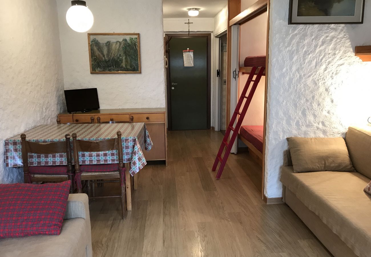 nardis-20-soggiorno-appartamento-affitto-Myhome-dolomiti appartamento-affitto-Madonna-di-Campiglio-Myhome-Dolomiti