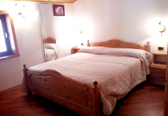 living-brenta-stanza-matrimoniale-appartamento-affitto-Myhome-dolomiti appartamento-affitto-Madonna-di-Campiglio-Myhome-Dolomiti