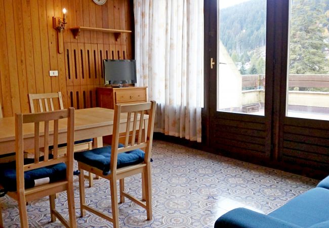silvana-124-soggiorno-appartamento-affitto-Myhome-dolomiti appartamento-affitto-Madonna-di-Campiglio-Myhome-Dolomiti