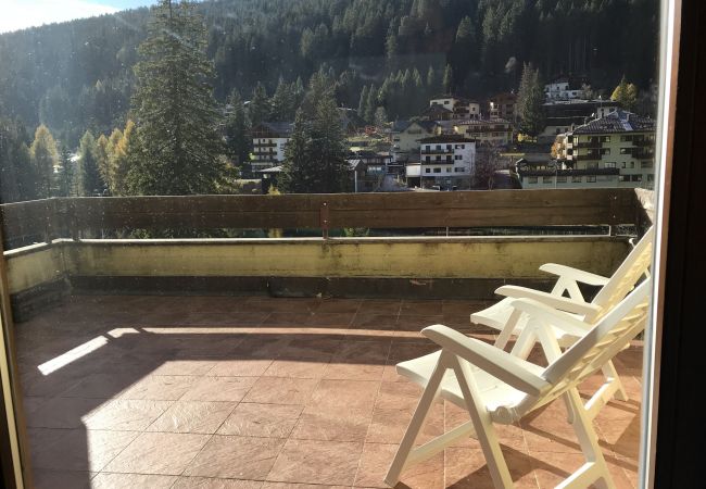 silvana-124-terrazza-appartamento-affitto-Myhome-dolomiti appartamento-affitto-Madonna-di-Campiglio-Myhome-Dolomiti