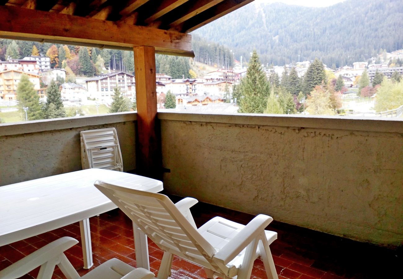 Appartamento a Madonna di Campiglio - SILVANA 124 APARTMENT Appartamento a Madonna di Campiglio - SILVANA 124 APARTMENT