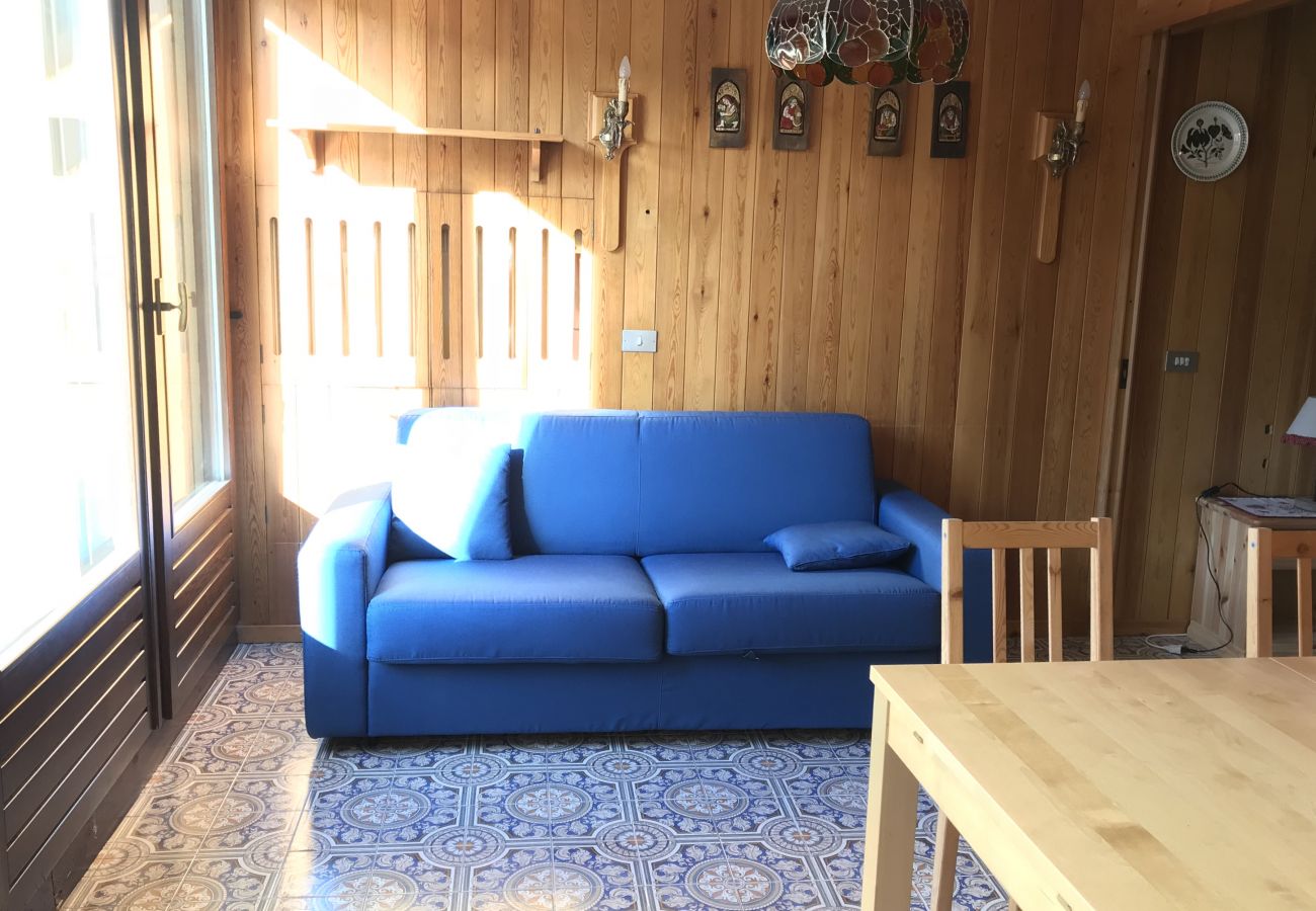 silvana-124-soggiorno-appartamento-affitto-Myhome-dolomiti appartamento-affitto-Madonna-di-Campiglio-Myhome-Dolomiti