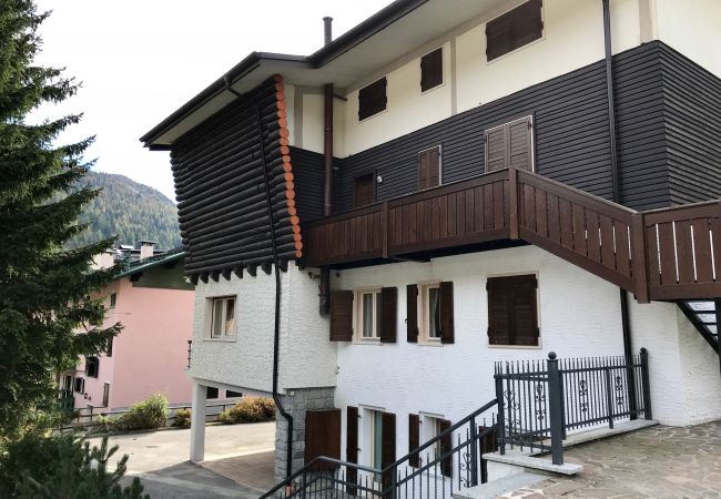 Appartamento a Madonna di Campiglio - 3-TRE APARTMENT Appartamento a Madonna di Campiglio - 3-TRE APARTMENT