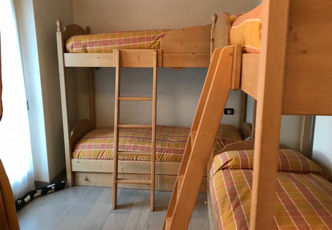 3-Tre-Apartment-Stanza-2-letti-a-castello-appartamento-myhome-dolomiti appartamento-affitto-Madonna-di-Campiglio-Myhome-Dolomiti