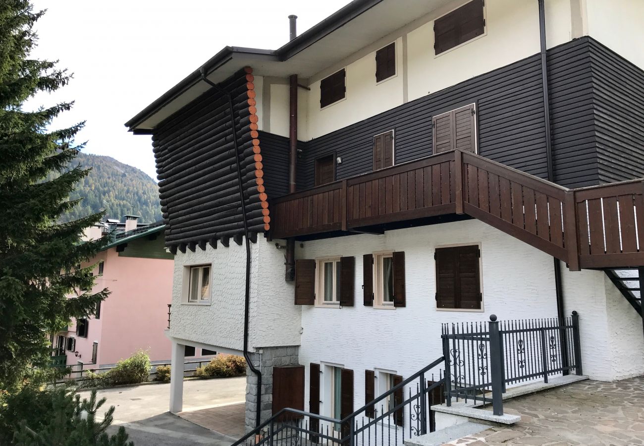 Appartamento a Madonna di Campiglio - 3-TRE APARTMENT Appartamento a Madonna di Campiglio - 3-TRE APARTMENT