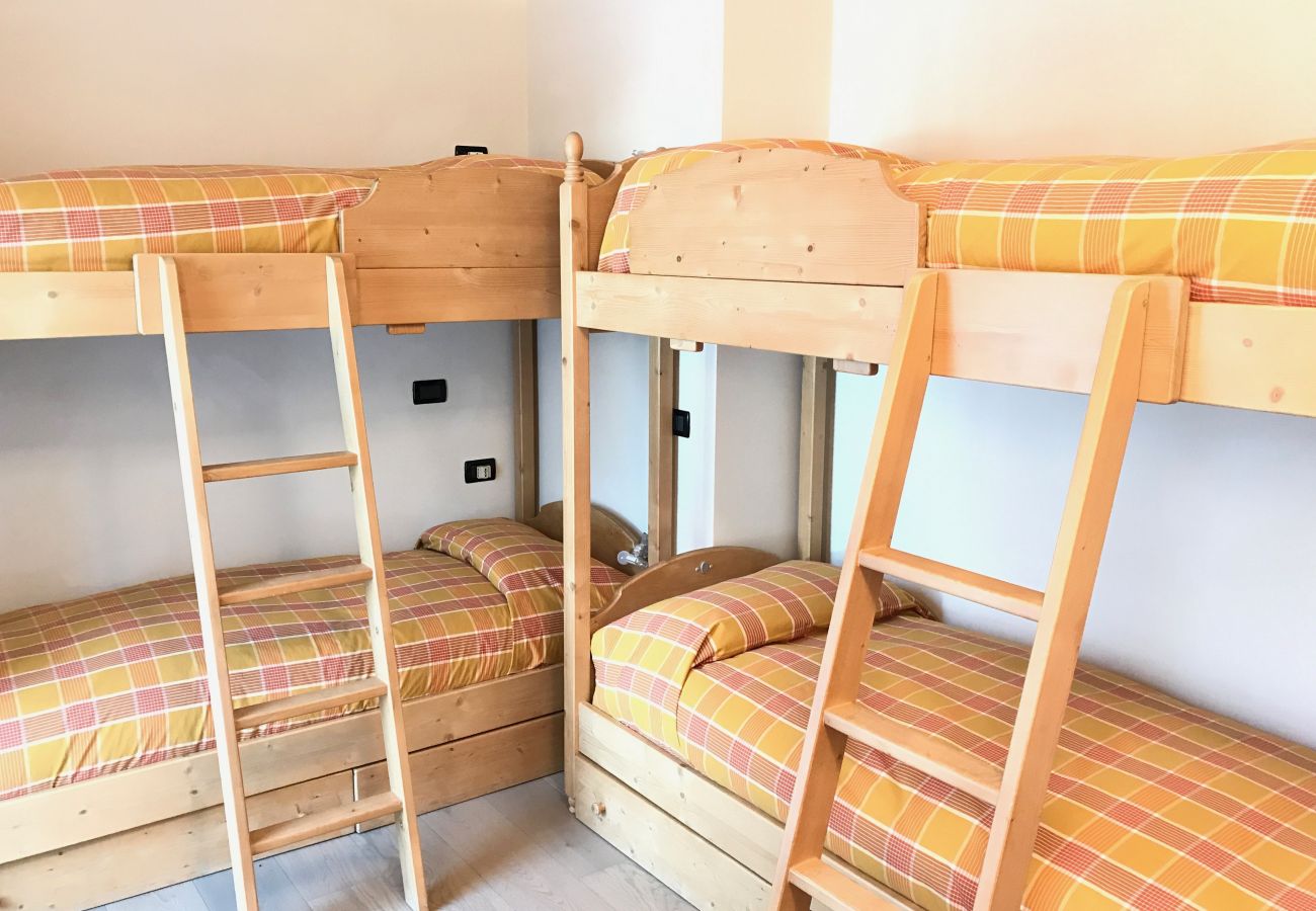 3-Tre-Apartment-Stanza-2-letti-a-castello-appartamento-myhome-dolomiti appartamento-affitto-Madonna-di-Campiglio-Myhome-Dolomiti