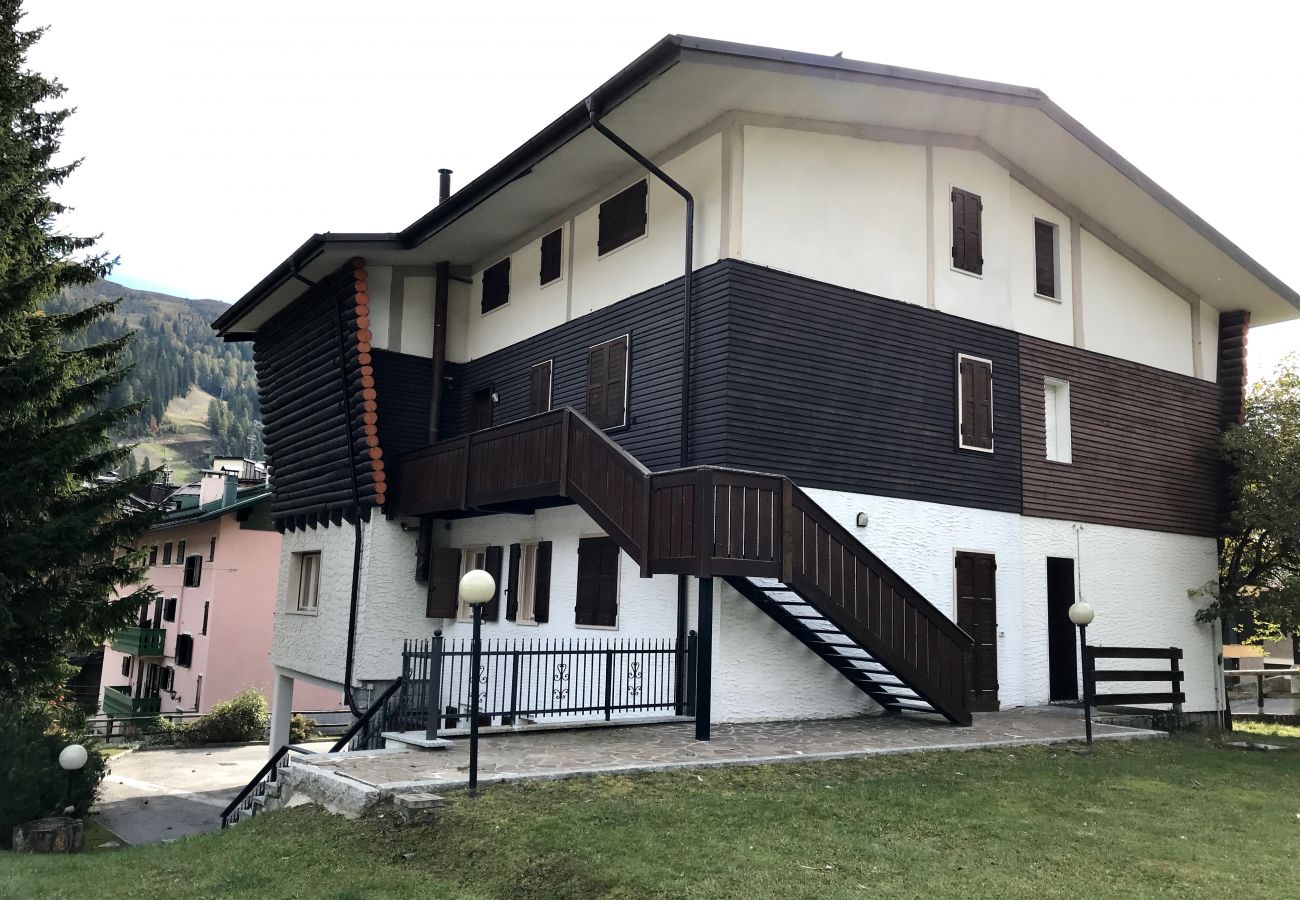 Appartamento a Madonna di Campiglio - 3-TRE APARTMENT Appartamento a Madonna di Campiglio - 3-TRE APARTMENT