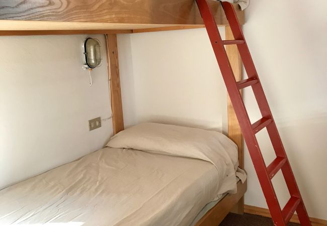 nardis-135-camera-letto-appartamento-affitto-Myhome-dolomiti appartamento-affitto-Madonna-di-Campiglio-Myhome-Dolomiti