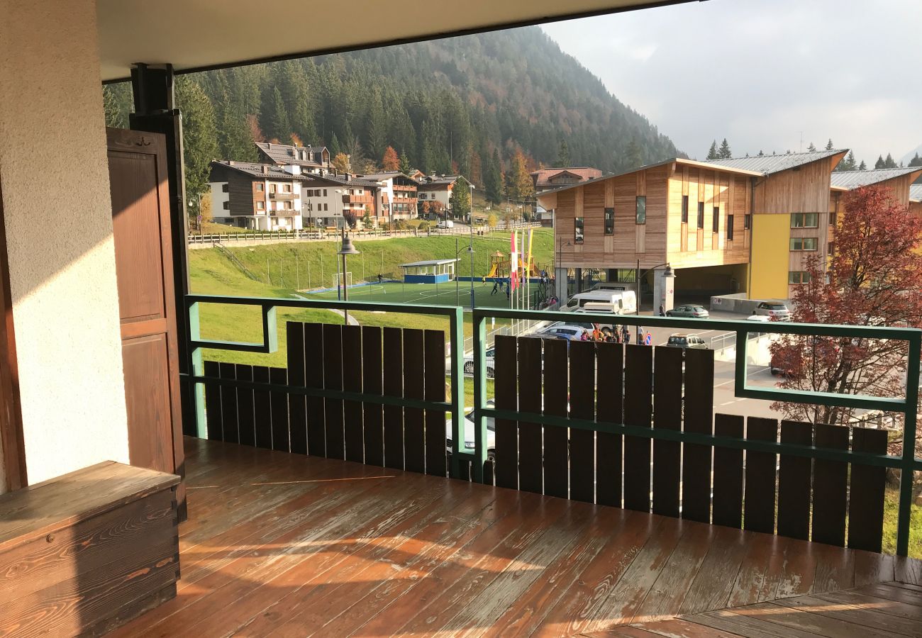nardis-135-balcone-appartamento-affitto-Myhome-dolomiti appartamento-affitto-Madonna-di-Campiglio-Myhome-Dolomiti