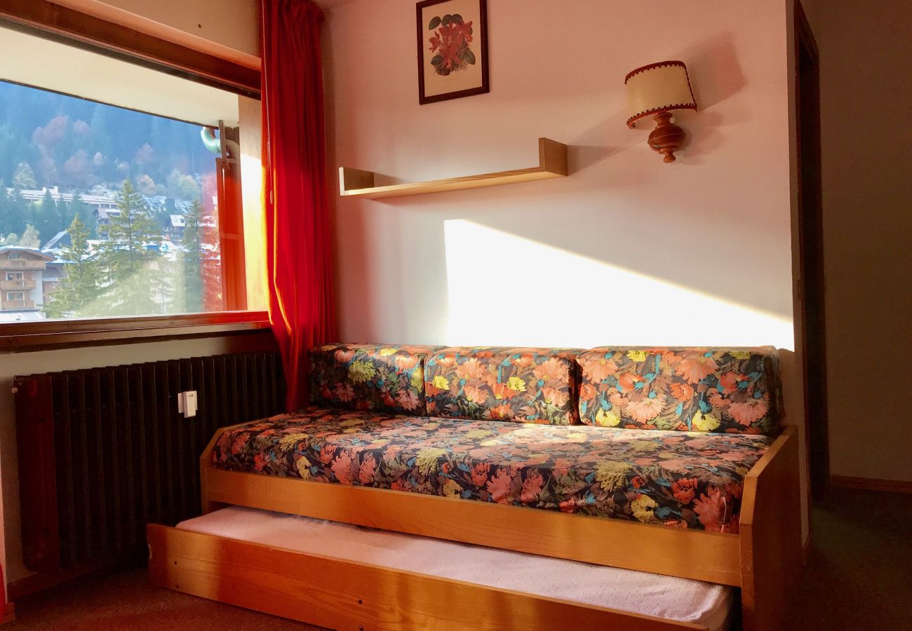 nardis-135-soggiorno-appartamento-affitto-Myhome-dolomiti appartamento-affitto-Madonna-di-Campiglio-Myhome-Dolomiti