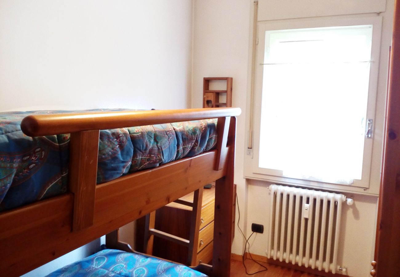 Crozzon-camera-letto-a-castello-appartamento-affitto-Myhome-dolomiti appartamento-affitto-Madonna-di-Campiglio-Myhome-Dolomiti