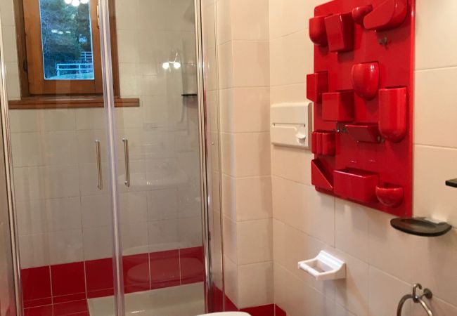 miralago-04-soggiorno-appartamento-affitto-Myhome-dolomiti appartamento-affitto-Madonna-di-Campiglio-Myhome-Dolomiti