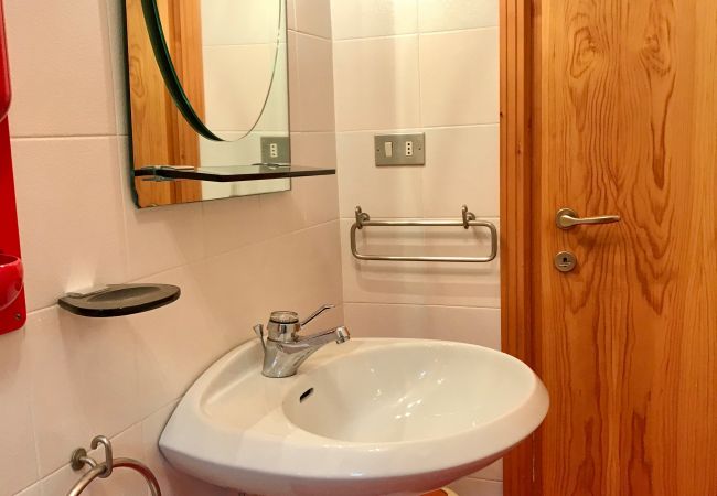 miralago-04-soggiorno-appartamento-affitto-Myhome-dolomiti appartamento-affitto-Madonna-di-Campiglio-Myhome-Dolomiti