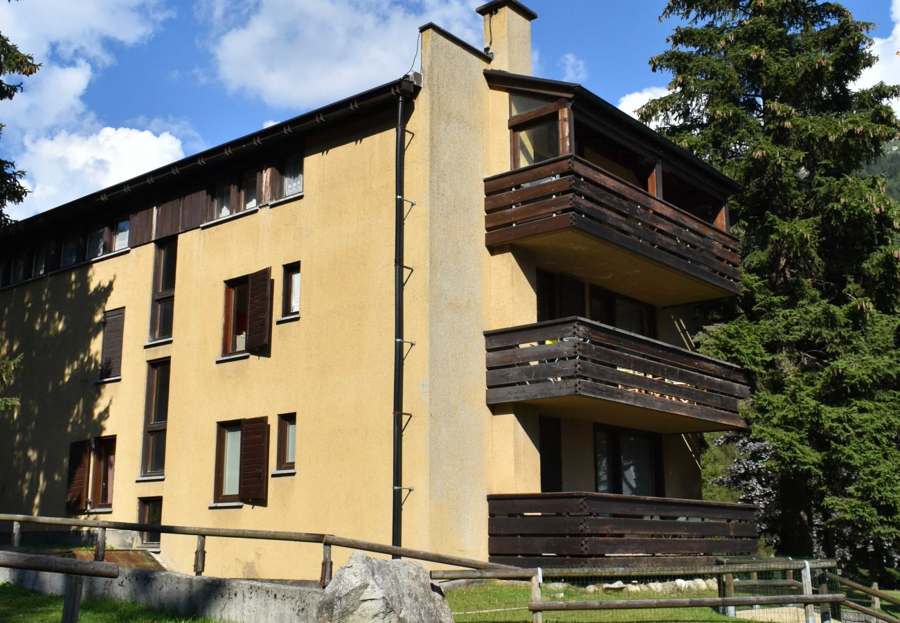 Appartamento a Madonna di Campiglio - MIRALAGO 04 APPARTAMENTO Appartamento a Madonna di Campiglio - MIRALAGO 04 APPARTAMENTO