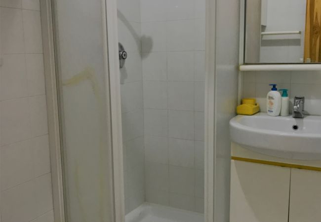 fevri-studio-bagno-appartamento-affitto-Myhome-dolomiti appartamento-affitto-Madonna-di-Campiglio-Myhome-Dolomiti