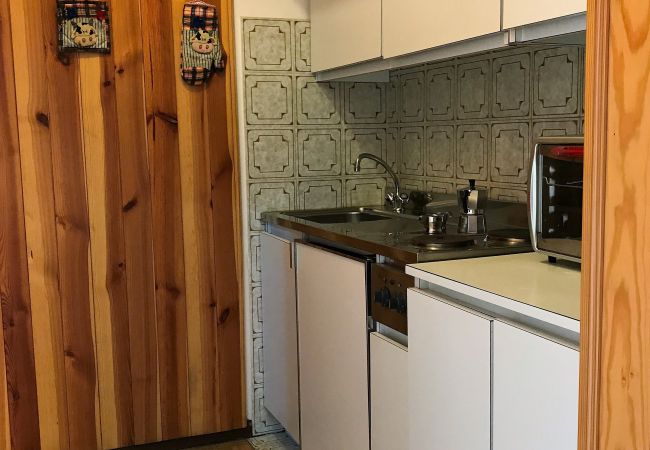fevri-studio-cucina-appartamento-affitto-Myhome-dolomiti appartamento-affitto-Madonna-di-Campiglio-Myhome-Dolomiti