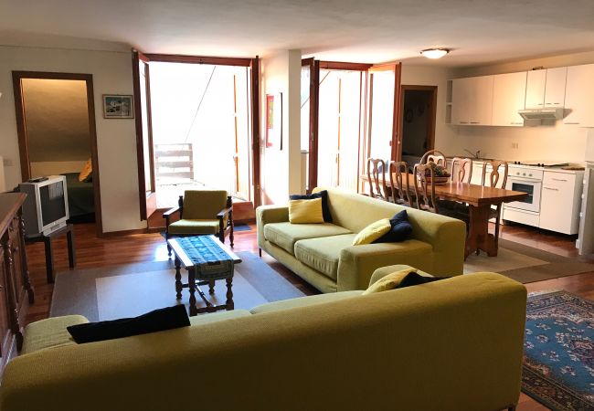edith-17-soggiorno-cucina-appartamento-affitto-Myhome-dolomiti appartamento-affitto-Madonna-di-Campiglio-Myhome-Dolomiti