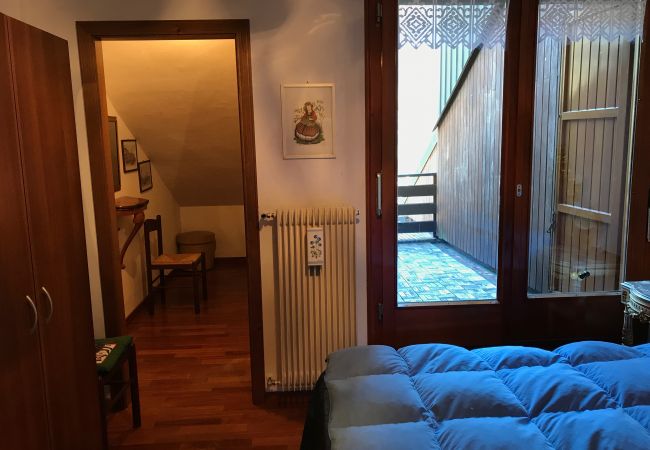 edith-17-camera-matrimoniale-appartamento-affitto-Myhome-dolomiti appartamento-affitto-Madonna-di-Campiglio-Myhome-Dolomiti