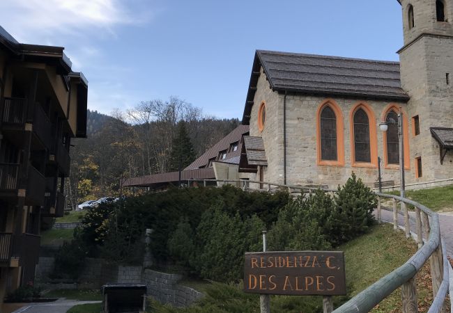 des-alpes-24-esterno-appartamento-affitto-Myhome-dolomiti appartamento-affitto-Madonna-di-Campiglio-Myhome-Dolomiti