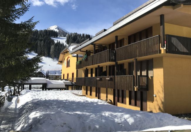 Studio a Madonna di Campiglio - DES ALPES 24 APARTMENT Studio a Madonna di Campiglio - DES ALPES 24 APARTMENT