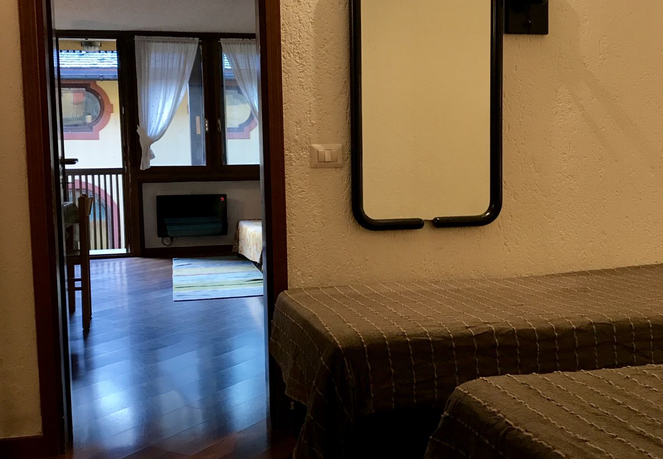 des-alpes-24-camera-matrimoniale-appartamento-affitto-Myhome-dolomiti appartamento-affitto-Madonna-di-Campiglio-Myhome-Dolomiti