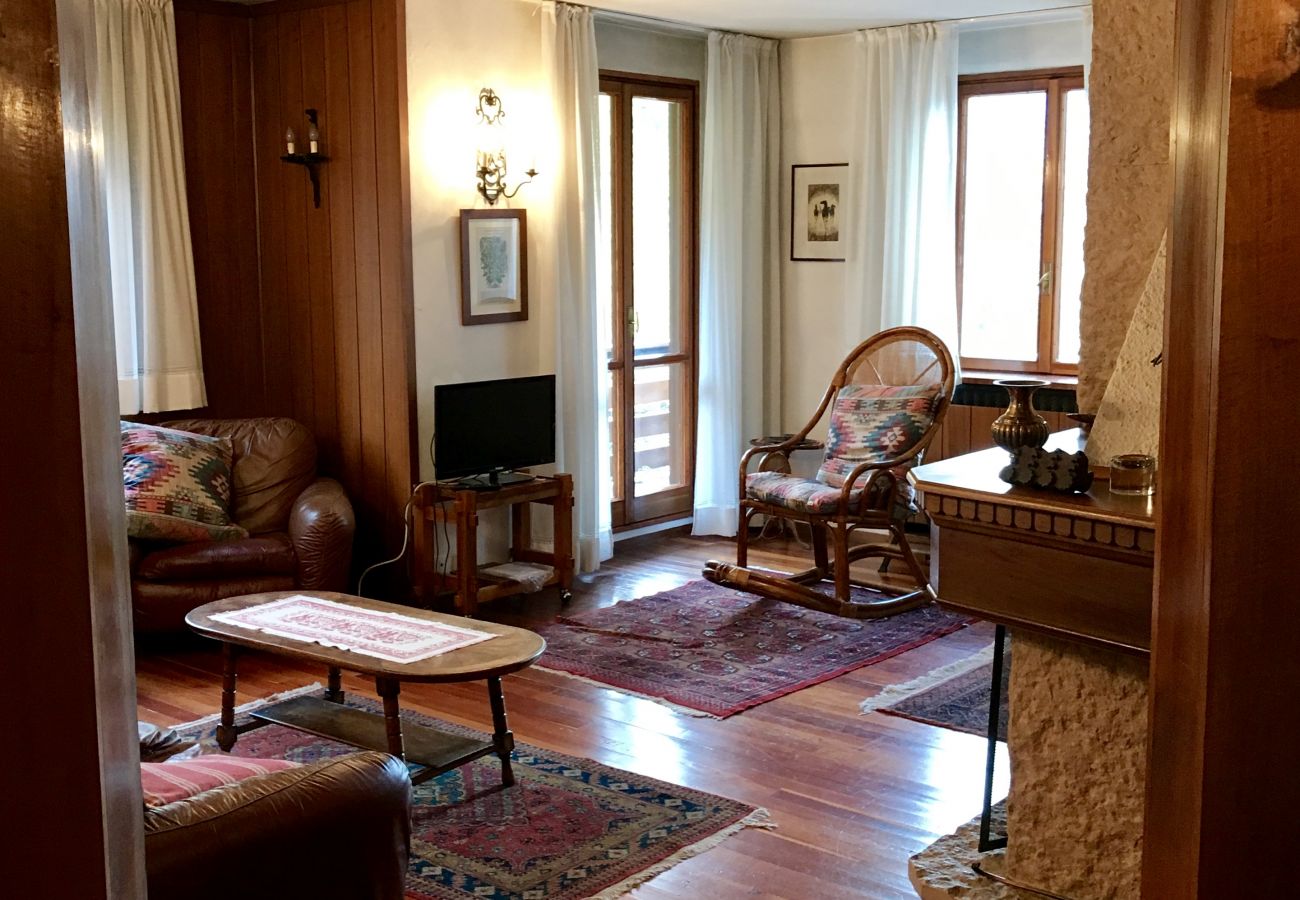 pramagnan-barat-soggiorno-appartamento-affitto-Myhome-dolomiti appartamento-affitto-Madonna-di-Campiglio-Myhome-Dolomiti