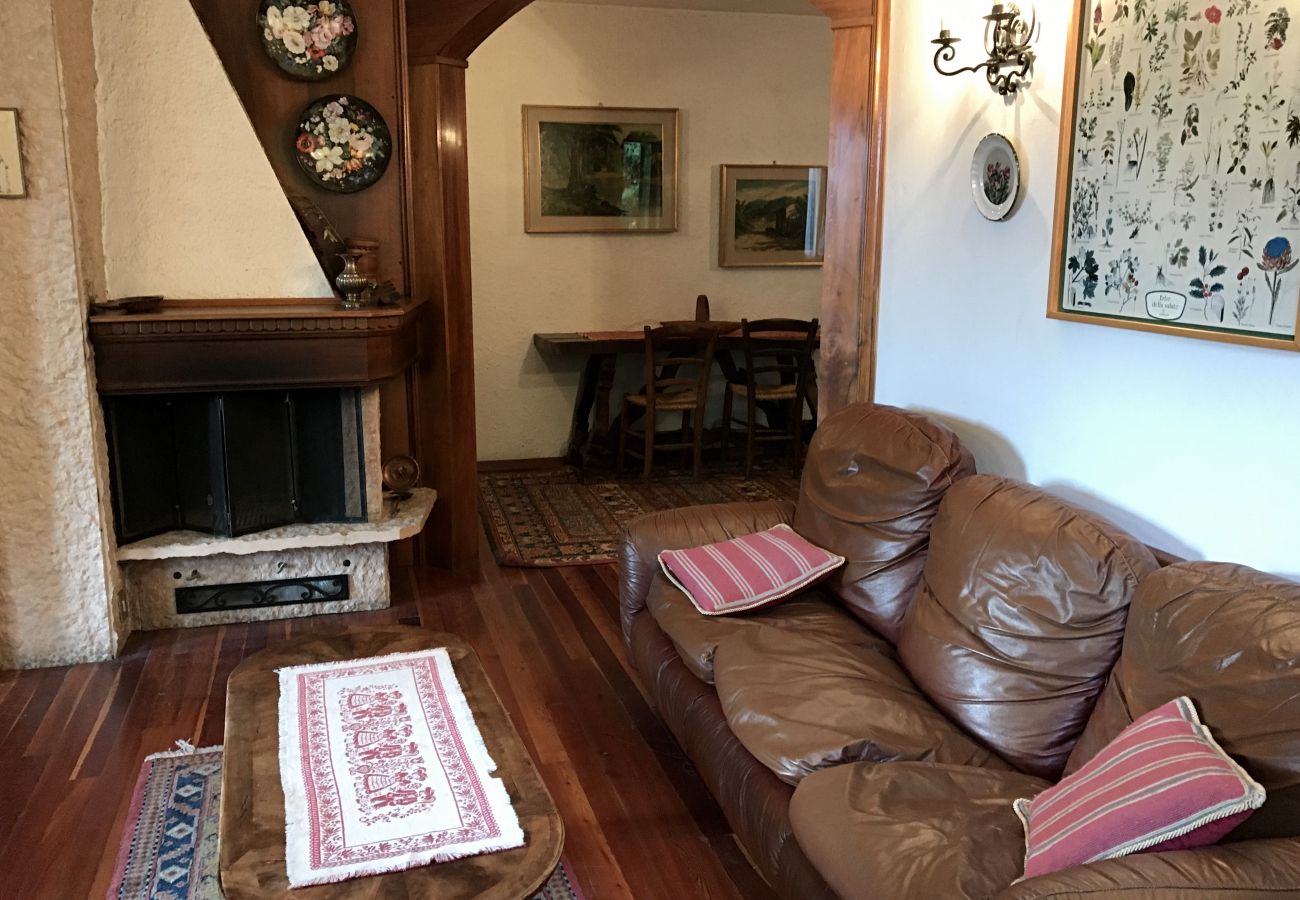 pramagnan-barat-soggiorno-appartamento-affitto-Myhome-dolomiti appartamento-affitto-Madonna-di-Campiglio-Myhome-Dolomiti