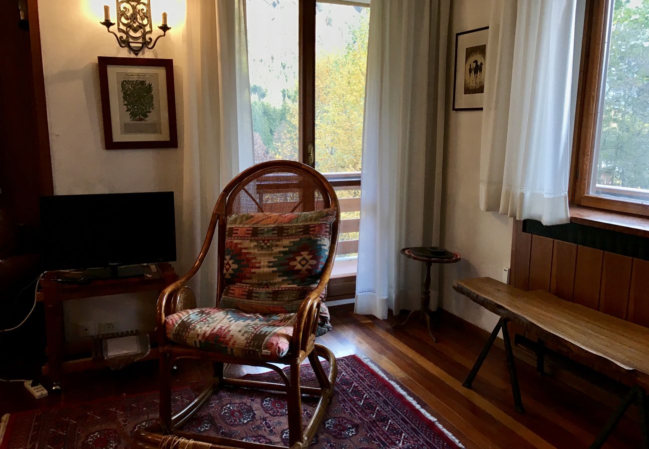 pramagnan-barat-soggiorno-appartamento-affitto-Myhome-dolomiti appartamento-affitto-Madonna-di-Campiglio-Myhome-Dolomiti