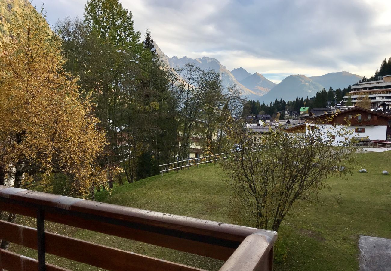 pramagnan-barat-vista-balcone-appartamento-affitto-Myhome-dolomiti appartamento-affitto-Madonna-di-Campiglio-Myhome-Dolomiti