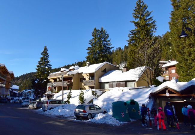 Appartamento a Madonna di Campiglio - MIRALAGO 09 APARTMENT Appartamento a Madonna di Campiglio - MIRALAGO 09 APARTMENT