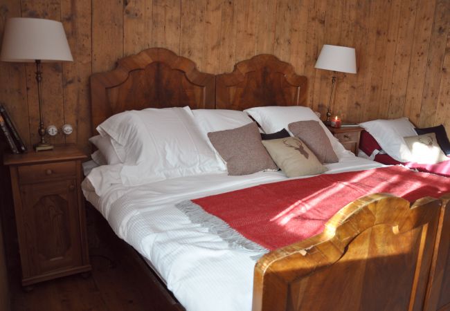 chalet-doss-campiglio-stanza-matrimoniale-appartamento-myhome-dolomiti appartamento-affitto-Madonna-di-Campiglio-Myhome-Dolomiti