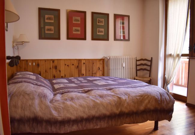 ville-dolomiti-stanza-letto-appartamento-affitto-Myhome-dolomiti appartamento-affitto-Madonna-di-Campiglio-Myhome-Dolomiti c