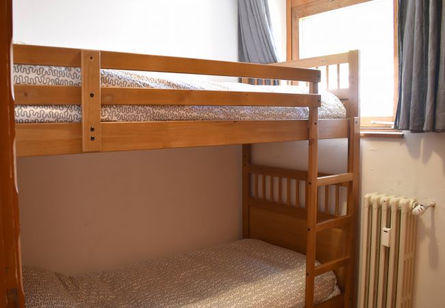 ville-dolomiti-stanza-letto-appartamento-affitto-Myhome-dolomiti appartamento-affitto-Madonna-di-Campiglio-Myhome-Dolomiti