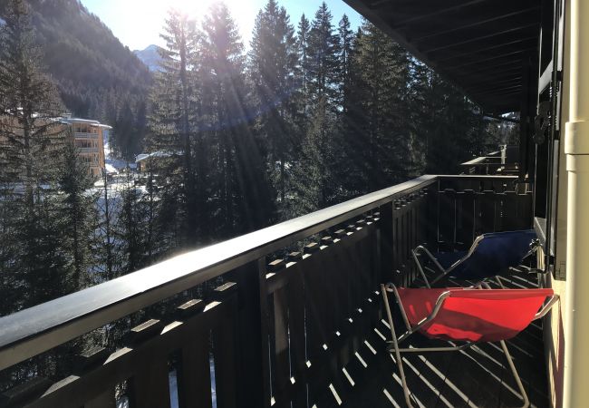 Balcone-appartamento-Done-affitto-Madonna-di-Campiglio Balcone-appartamento-vacanza-madonna-di-campiglio-myhome-dolomiti