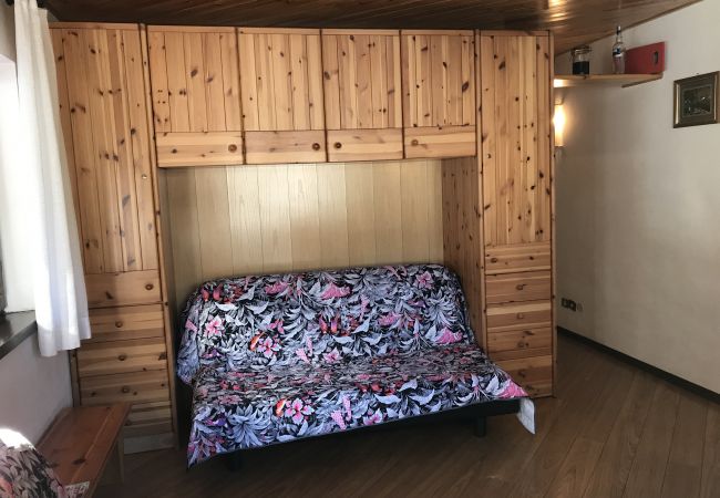 Done-soggiorno-appartamento-affitto-Myhome-dolomiti appartamento-affitto-Madonna-di-Campiglio-Myhome-Dolomiti
