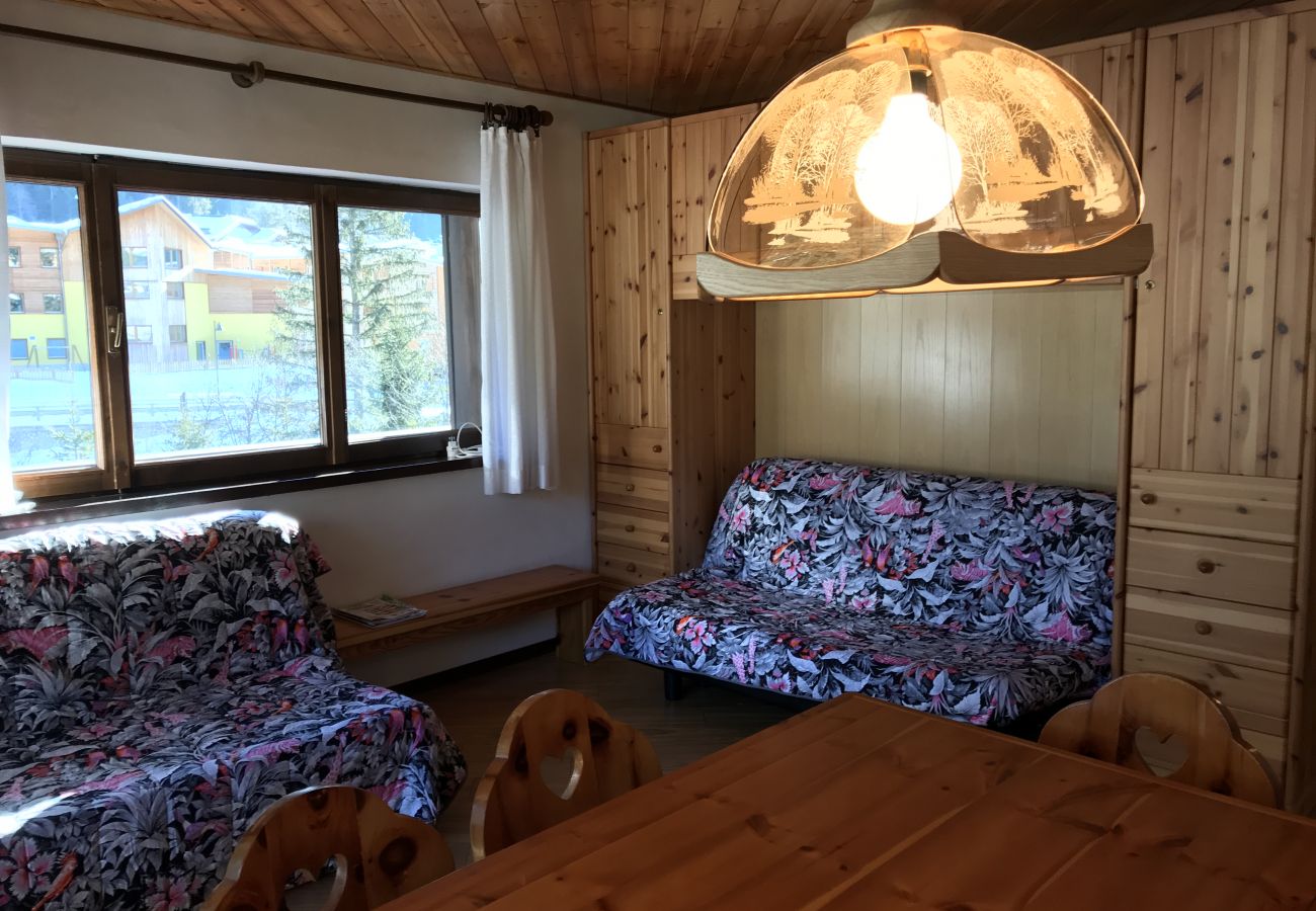 Done-appartamento-vacanza-Madonna-di-Campiglio-Myhome-Dolomiti Done-soggiorno-appartamento-affitto-Madonna-di-Campiglio