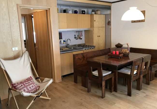 maso-soggiorno-appartamento-affitto-Myhome-dolomiti appartamento-affitto-Madonna-di-Campiglio-Myhome-Dolomiti