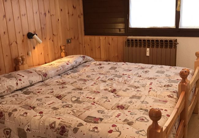 maso-camera-matrimoniale-appartamento-affitto-Myhome-dolomiti appartamento-affitto-Madonna-di-Campiglio-Myhome-Dolomiti