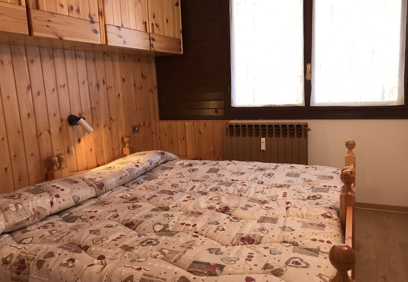 maso-camera-matrimoniale-appartamento-affitto-Myhome-dolomiti appartamento-affitto-Madonna-di-Campiglio-Myhome-Dolomiti