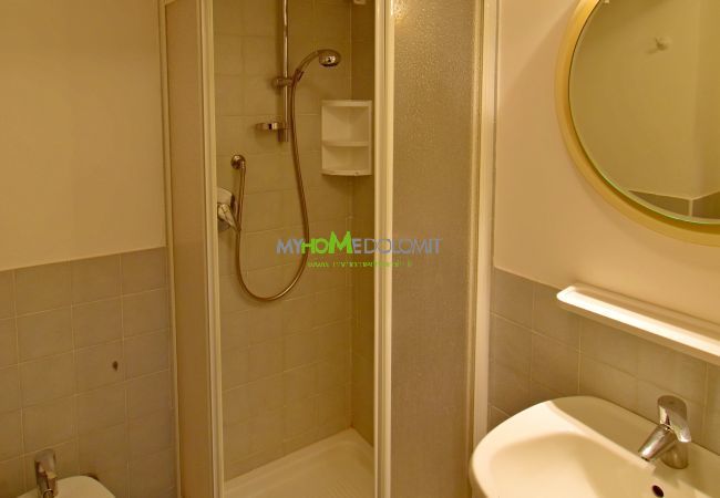 Studio a Madonna di Campiglio - EMERALD 37 STUDIO MhD Studio a Madonna di Campiglio - EMERALD 37 STUDIO MhD