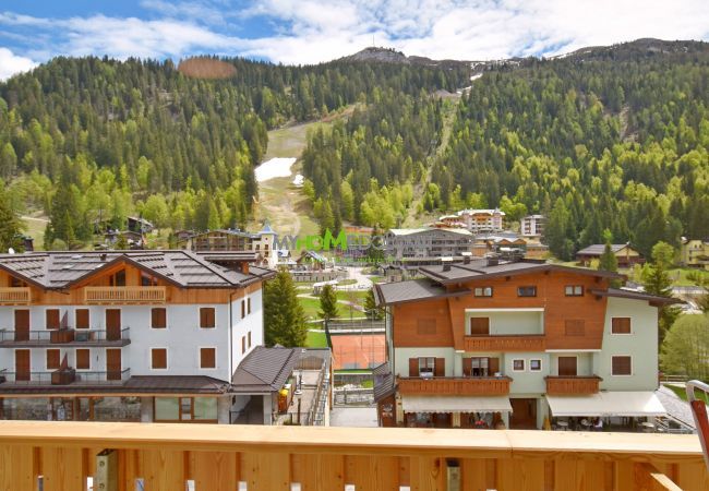 Studio a Madonna di Campiglio - EMERALD 37 STUDIO MhD Studio a Madonna di Campiglio - EMERALD 37 STUDIO MhD