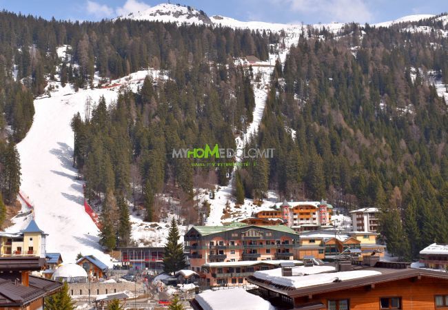 Studio a Madonna di Campiglio - EMERALD 37 STUDIO MhD Studio a Madonna di Campiglio - EMERALD 37 STUDIO MhD