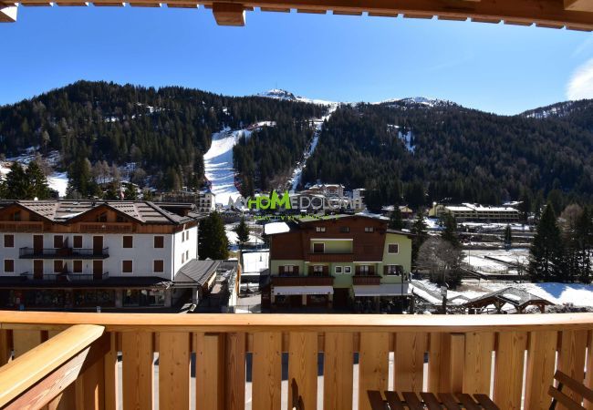 Studio a Madonna di Campiglio - EMERALD 37 STUDIO MhD Studio a Madonna di Campiglio - EMERALD 37 STUDIO MhD