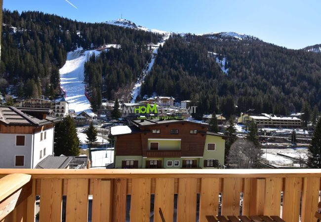 Studio a Madonna di Campiglio - EMERALD 37 STUDIO MhD Studio a Madonna di Campiglio - EMERALD 37 STUDIO MhD