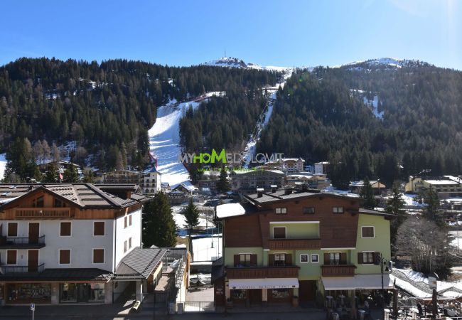 Studio a Madonna di Campiglio - EMERALD 37 STUDIO MhD Studio a Madonna di Campiglio - EMERALD 37 STUDIO MhD